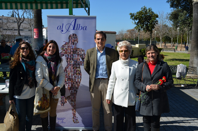 Representación de Fundación Anna O junto a Manoli Jurado (Al Alba), José Antonio Nieto (alcalde de Córdoba) y Blanca Córdoba (Delegada de participación ciudadana)