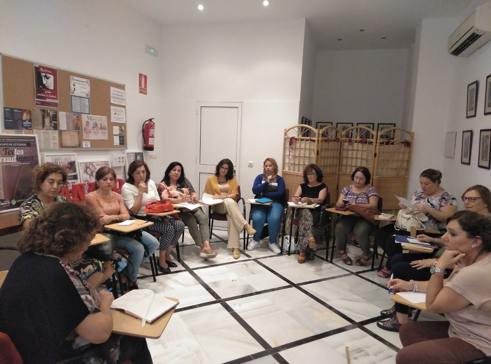 Imagen de la reunión del club de lectura del pasado viernes 28 de septiembre